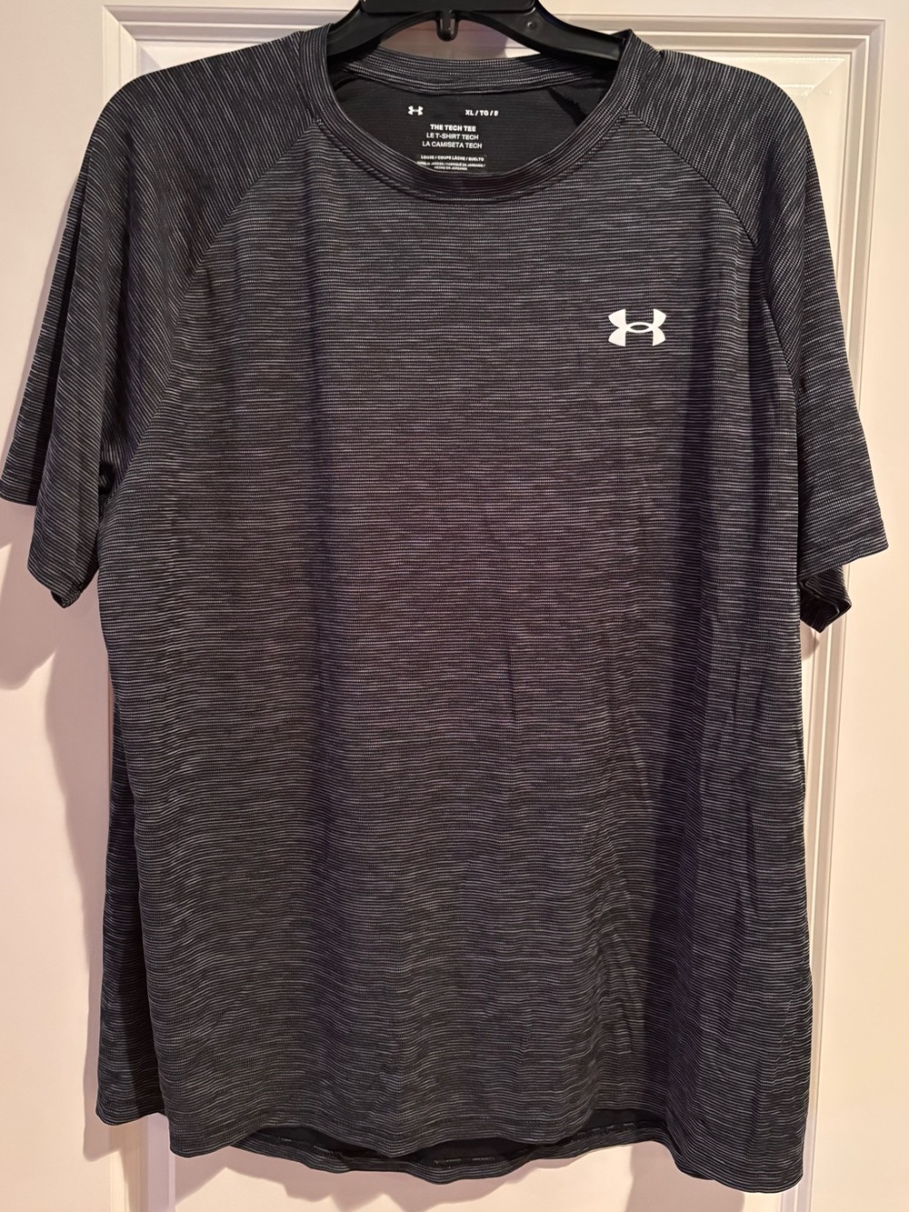 Under Armour Tech Tee Mens XL Gray Striped Short Sleeve Loose Fit Athletic Shirt